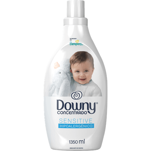 Amaciante de Roupa Concentrado Notas de Pêssego, Baunilha e Florais Downy Sensitive Frasco 1,35l